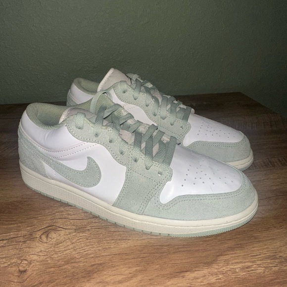 Air Jordan 1 SE Low Seafoam size men's 8 Men